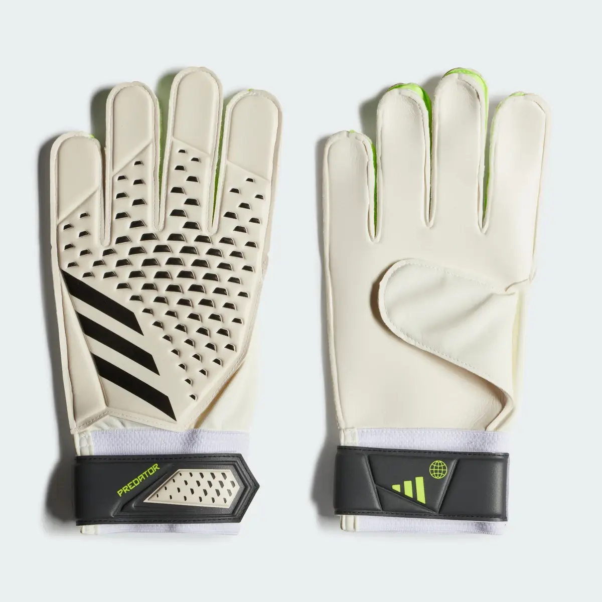 Adidas Predator Training Goalkeeper Gloves. 3