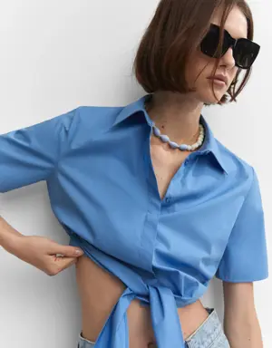 Cropped shirt with knot 