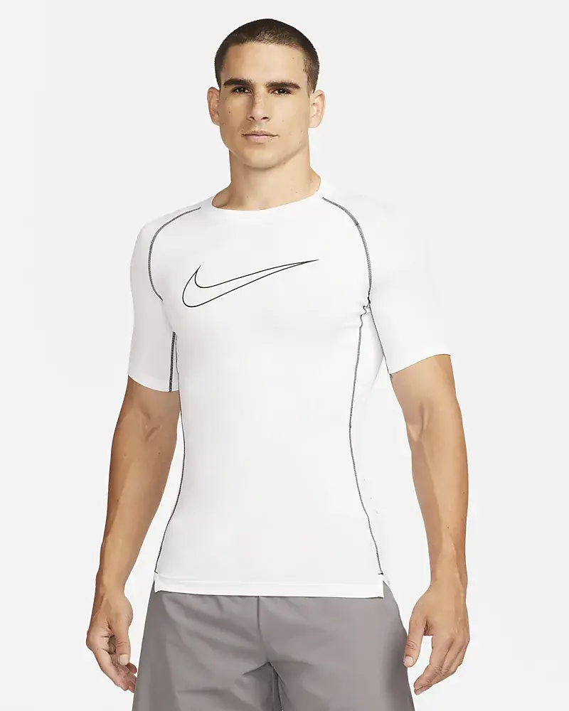 Nike Pro Dri-FIT. 1