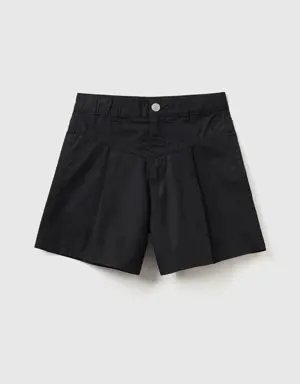 shorts with pleats