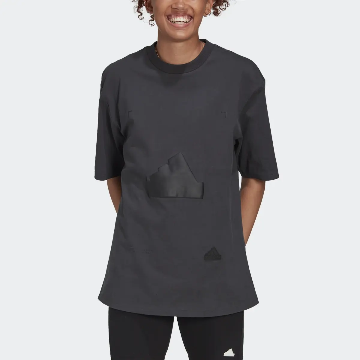 Adidas Playera Oversized. 1