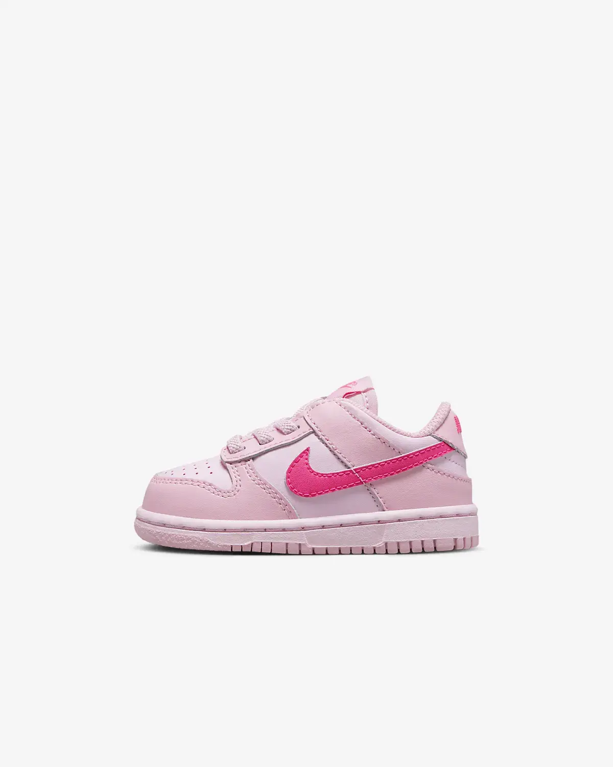 Nike Dunk Low. 1