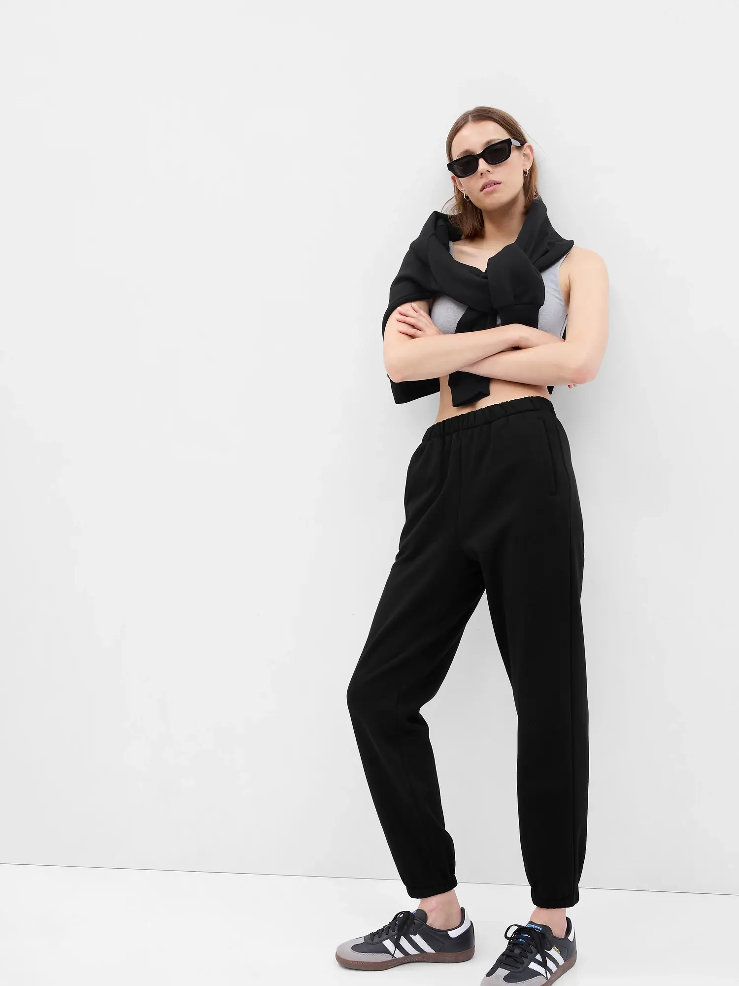 Gap Vintage Soft High Rise Boyfriend Joggers black. 1