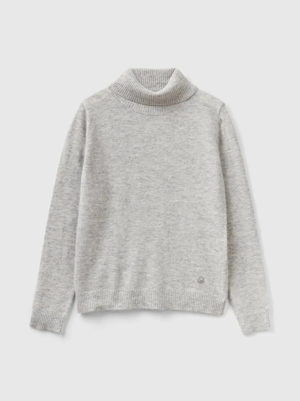 Benetton turtleneck in wool blend. 1