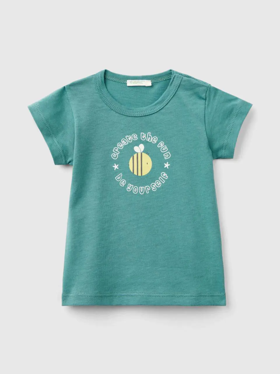 Benetton short sleeve t-shirt in 100% organic cotton. 1