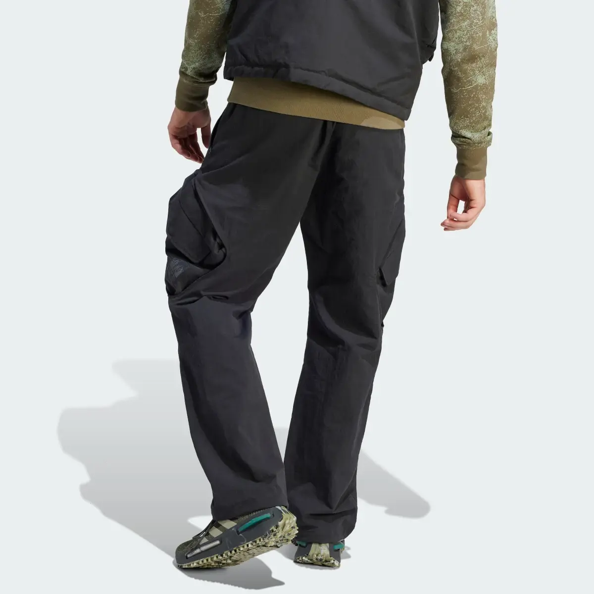 Adidas Adventure Premium Cargo Pantolon. 2