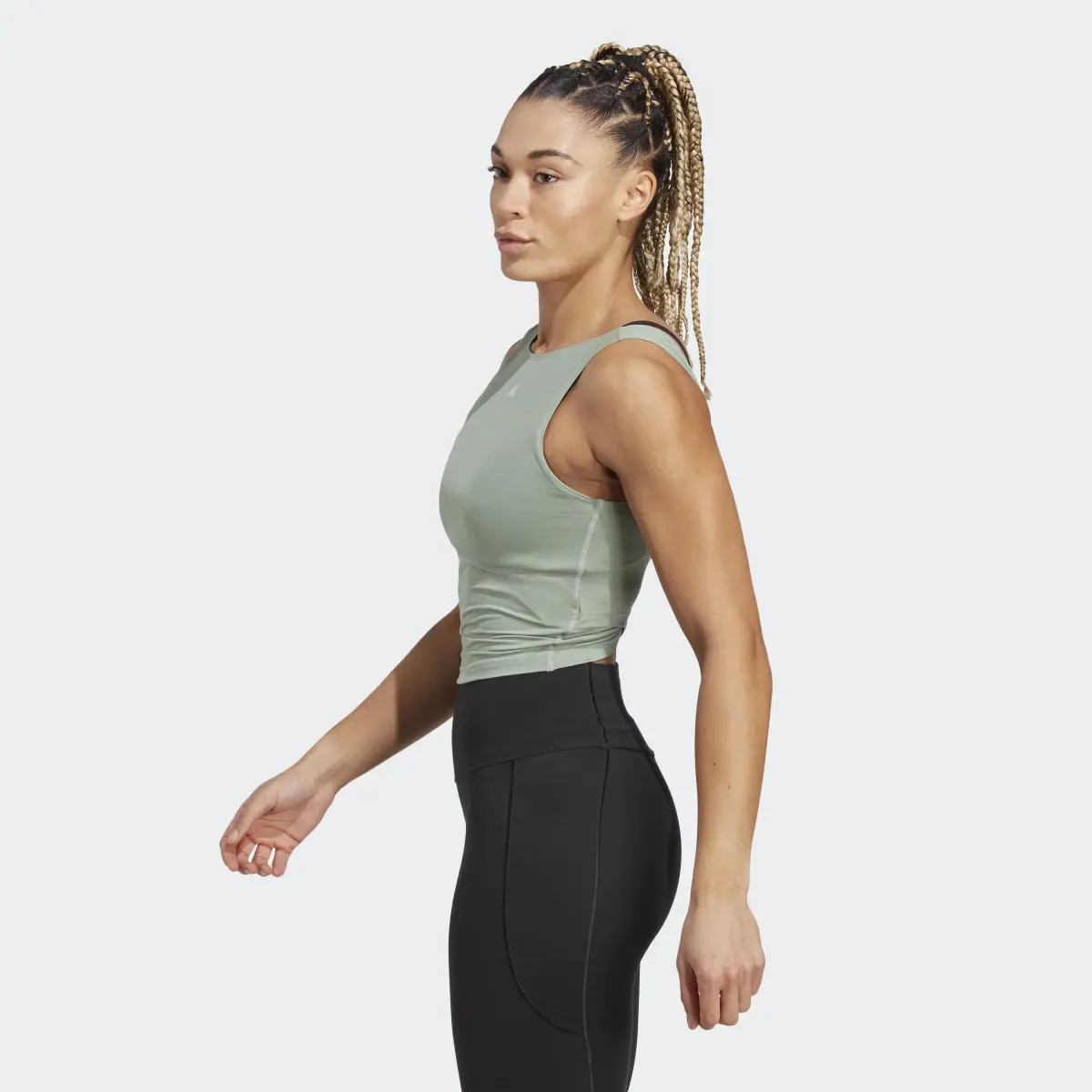 Adidas Yoga Studio Crop Tanktop. 3