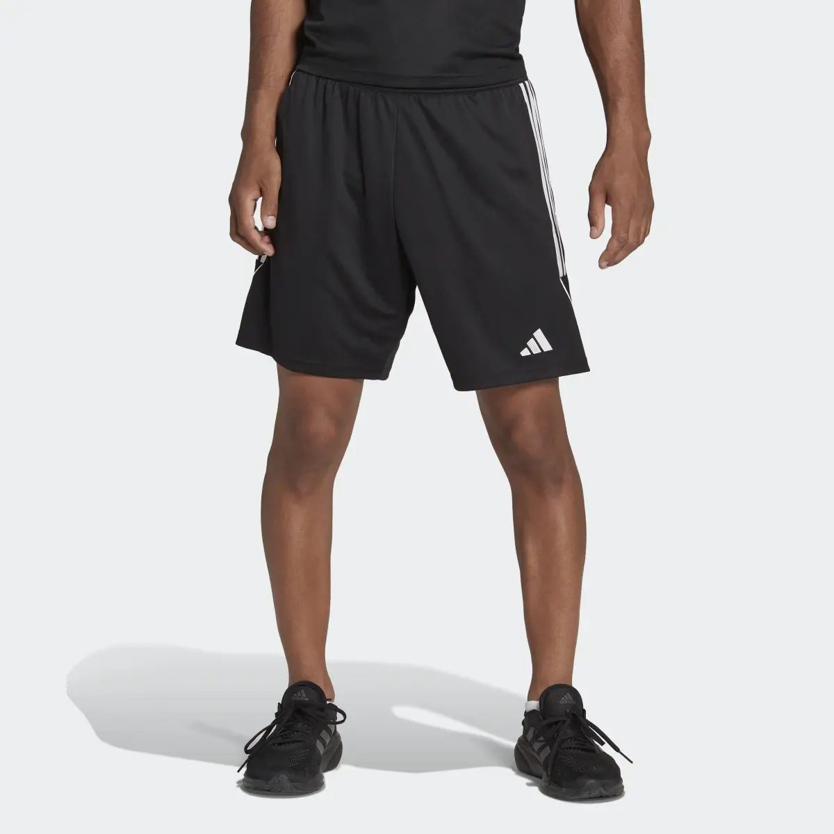 Adidas Shorts de Entrenamiento Tiro 23 League. 1