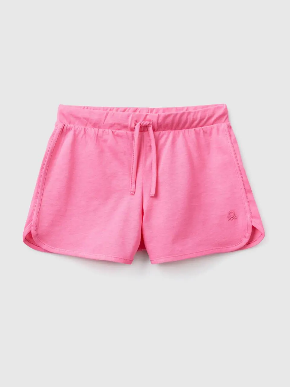 Benetton runner style shorts in organic cotton. 1