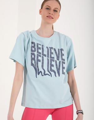 Açık Mavi Deforme Yazı Baskılı O Yaka Oversize Kadın T-Shirt - 97139