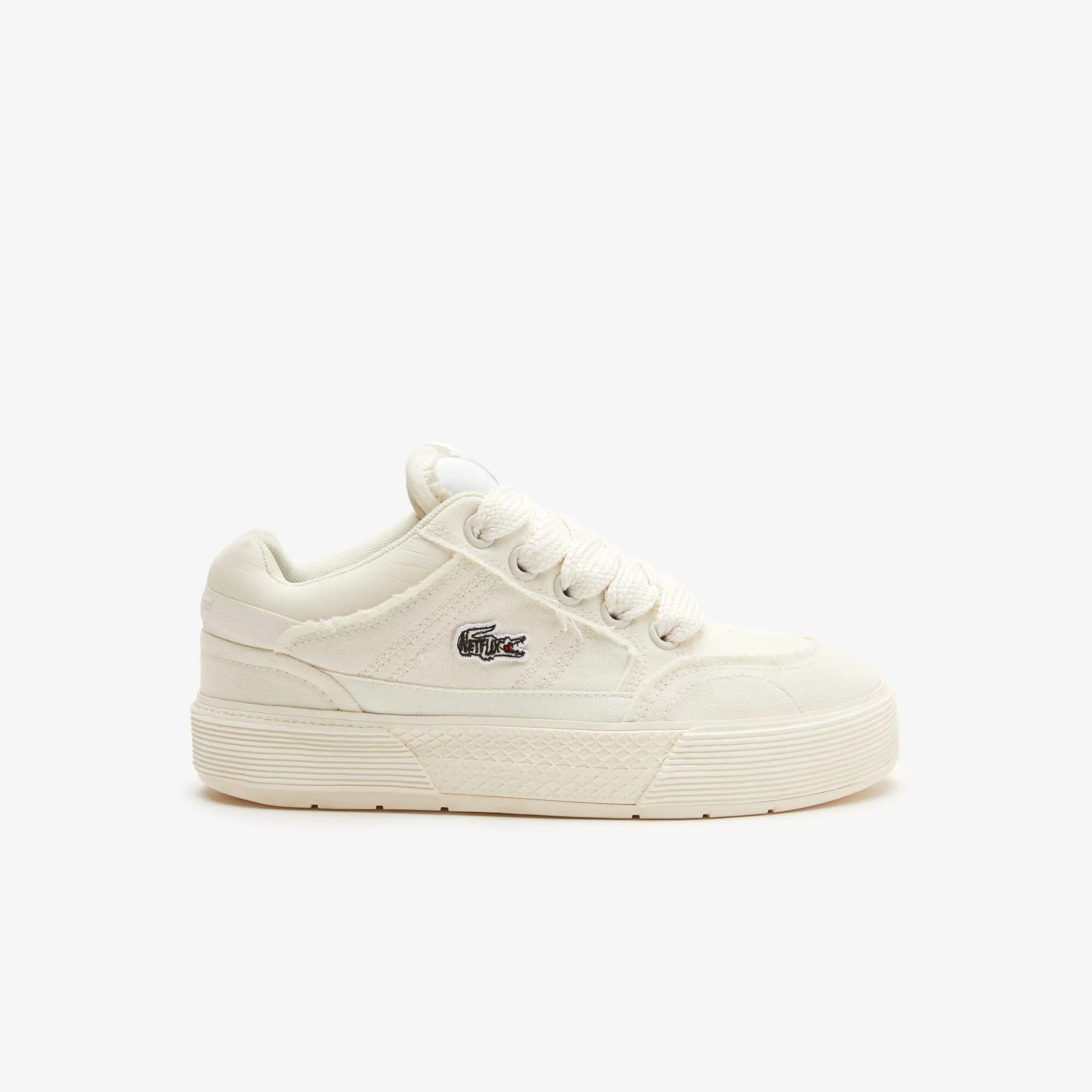 Lacoste Sneakers SAT-RN femme Lacoste x Netflix en textile. 1 Lacoste Sneakers SAT-RN femme Lacoste x Netflix en textile. 1