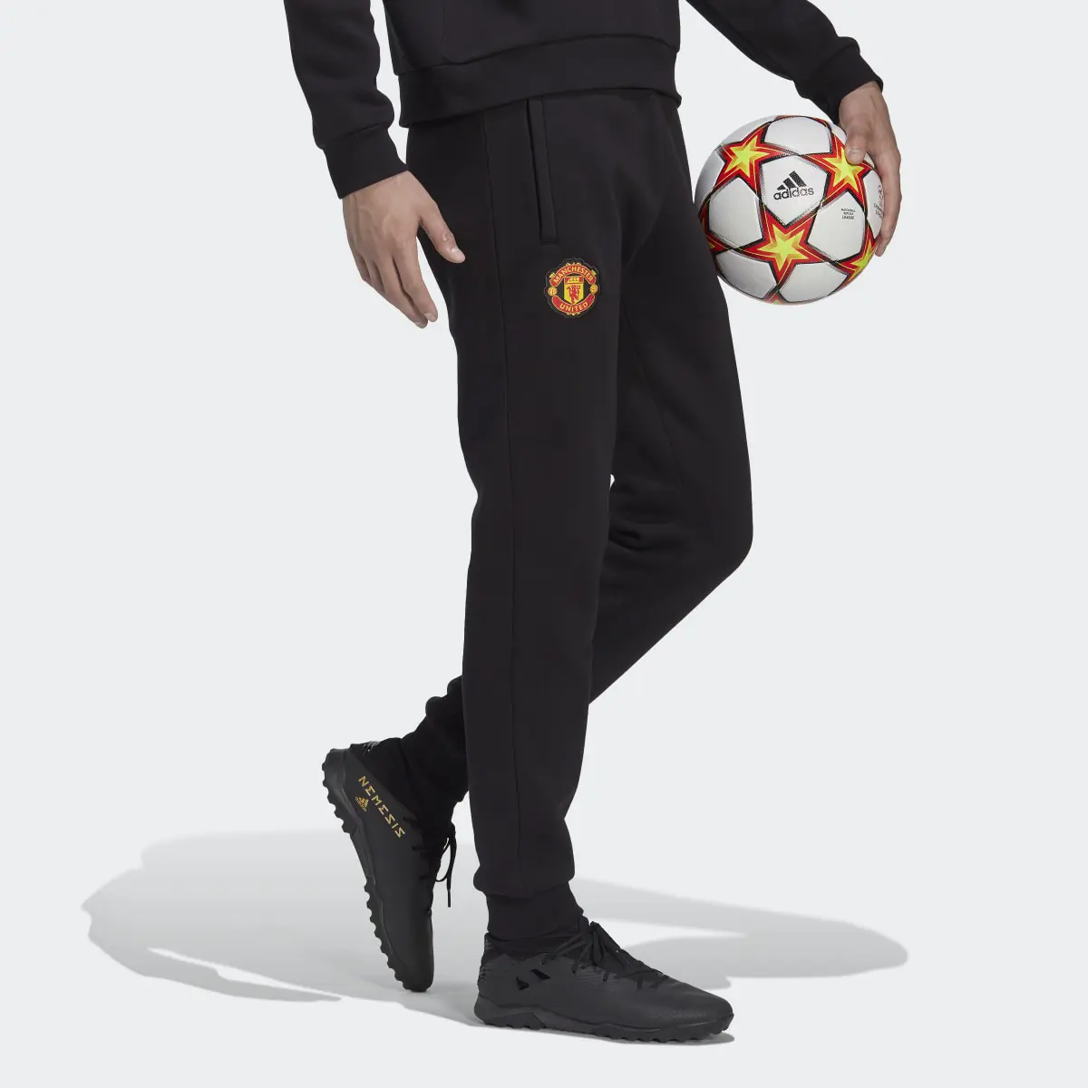 Adidas Manchester United Essentials Trefoil Tracksuit Bottoms. 3