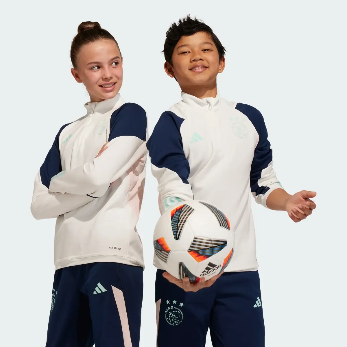 Adidas Ajax Tiro 23 Kids Trainingsoberteil. 1