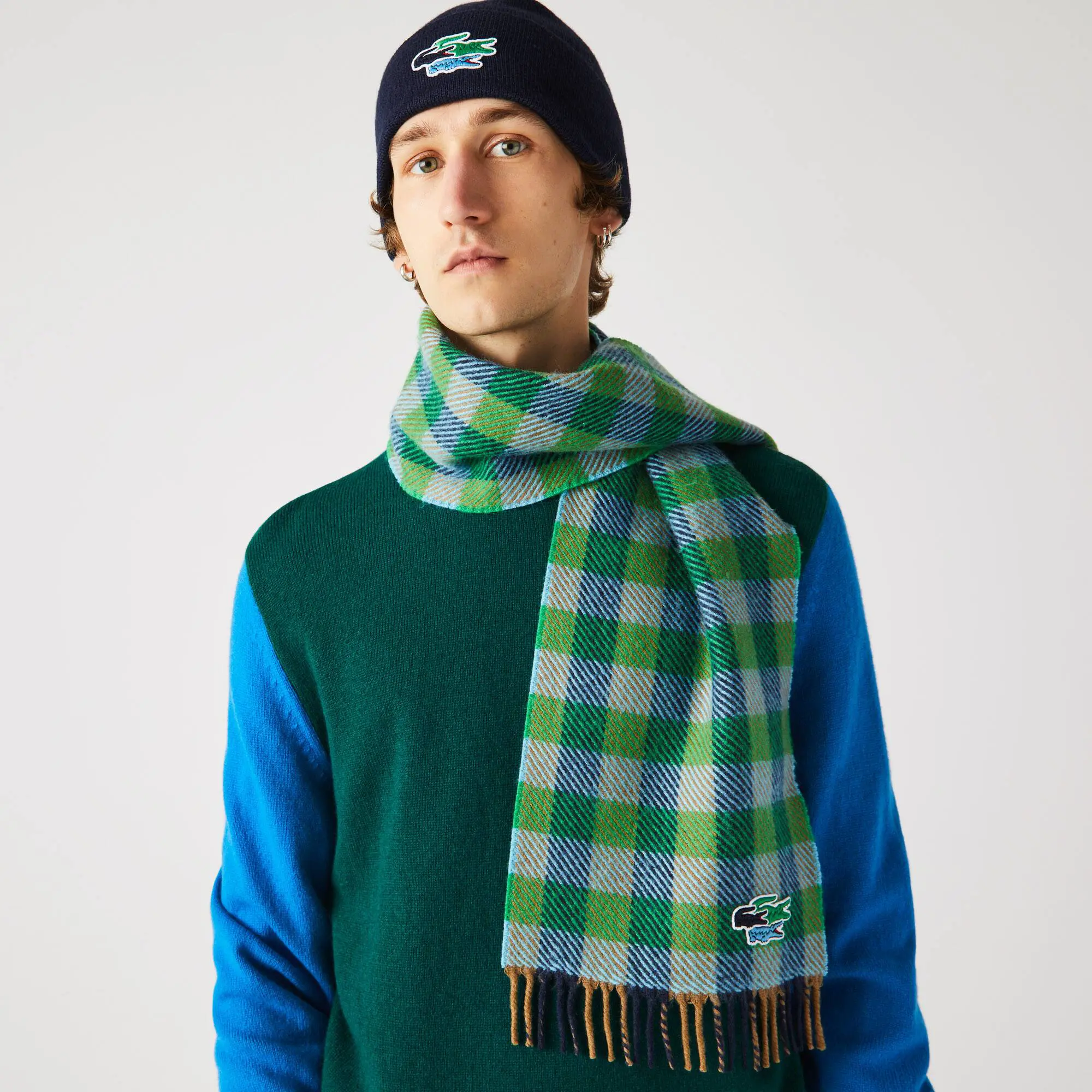 Lacoste Conjunto de bufanda y gorro de lana merino con insignia de cocodrilos para hombre. 1