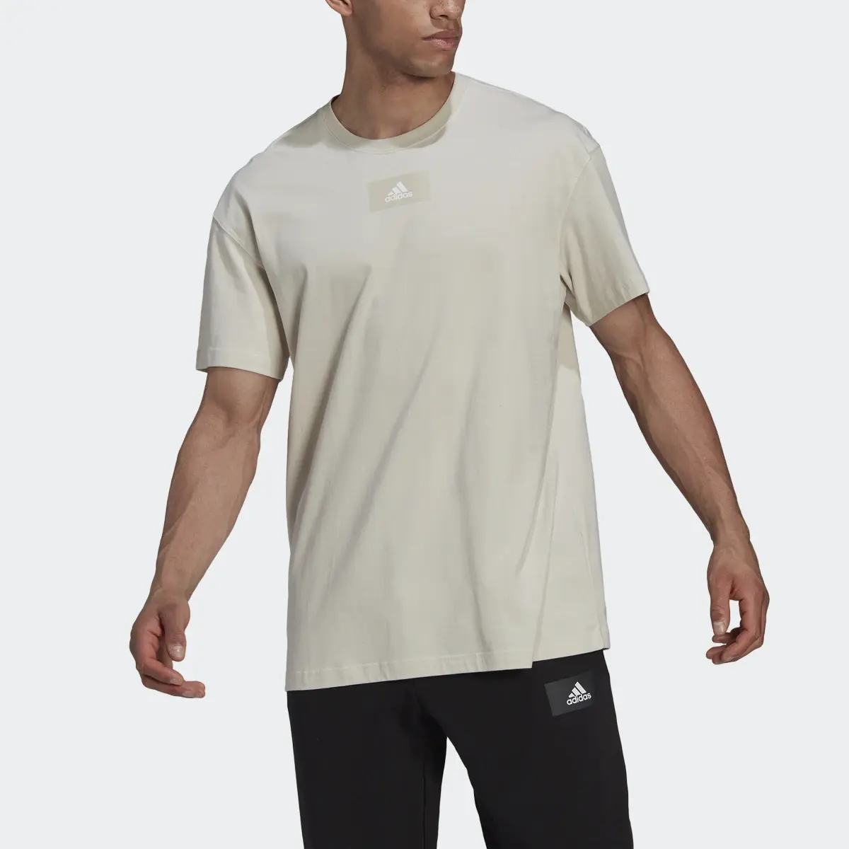 Adidas T-shirt Essentials FeelVivid Drop Shoulder. 1