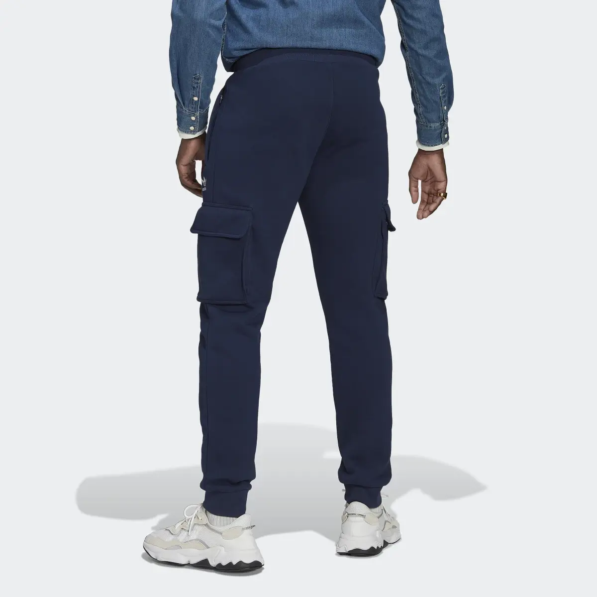 Adidas Adicolor Essentials Trefoil Cargo Pants. 2