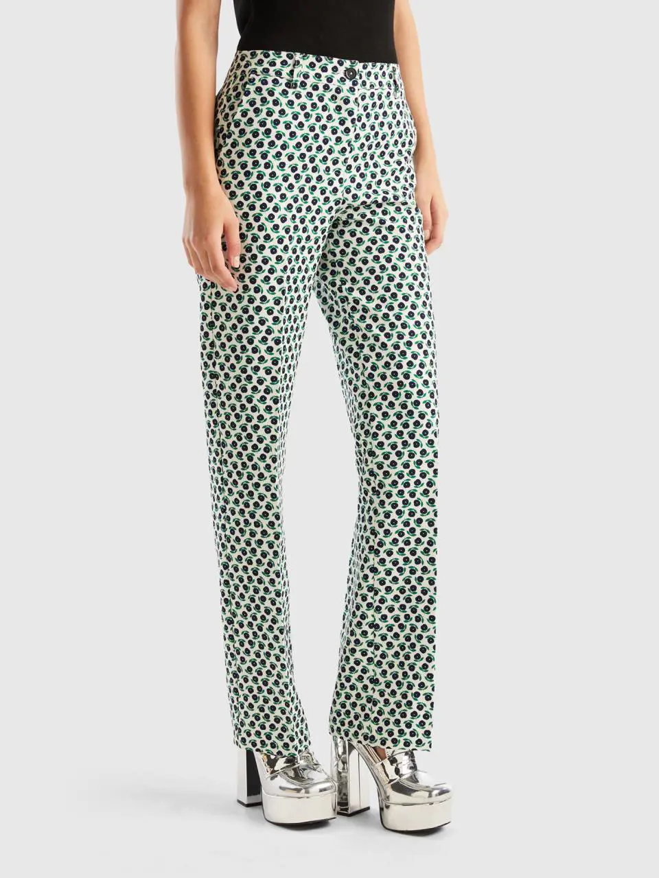 Benetton trousers with flower print. 1