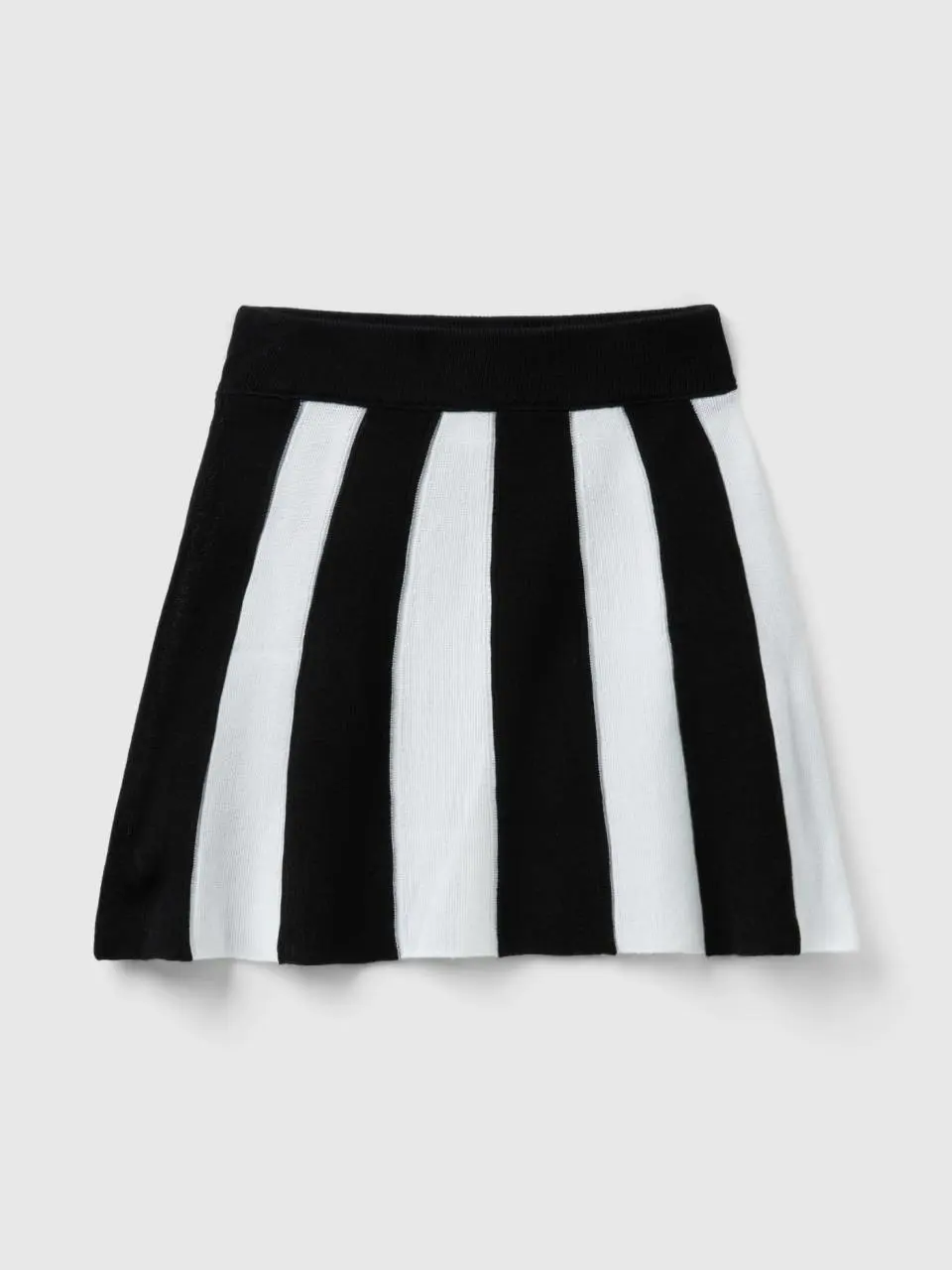 Benetton skirt with vertical stripes. 1