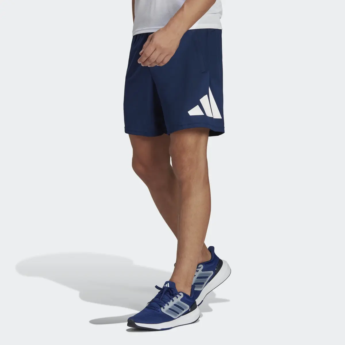 Adidas Short de training avec logo Train Essentials. 1