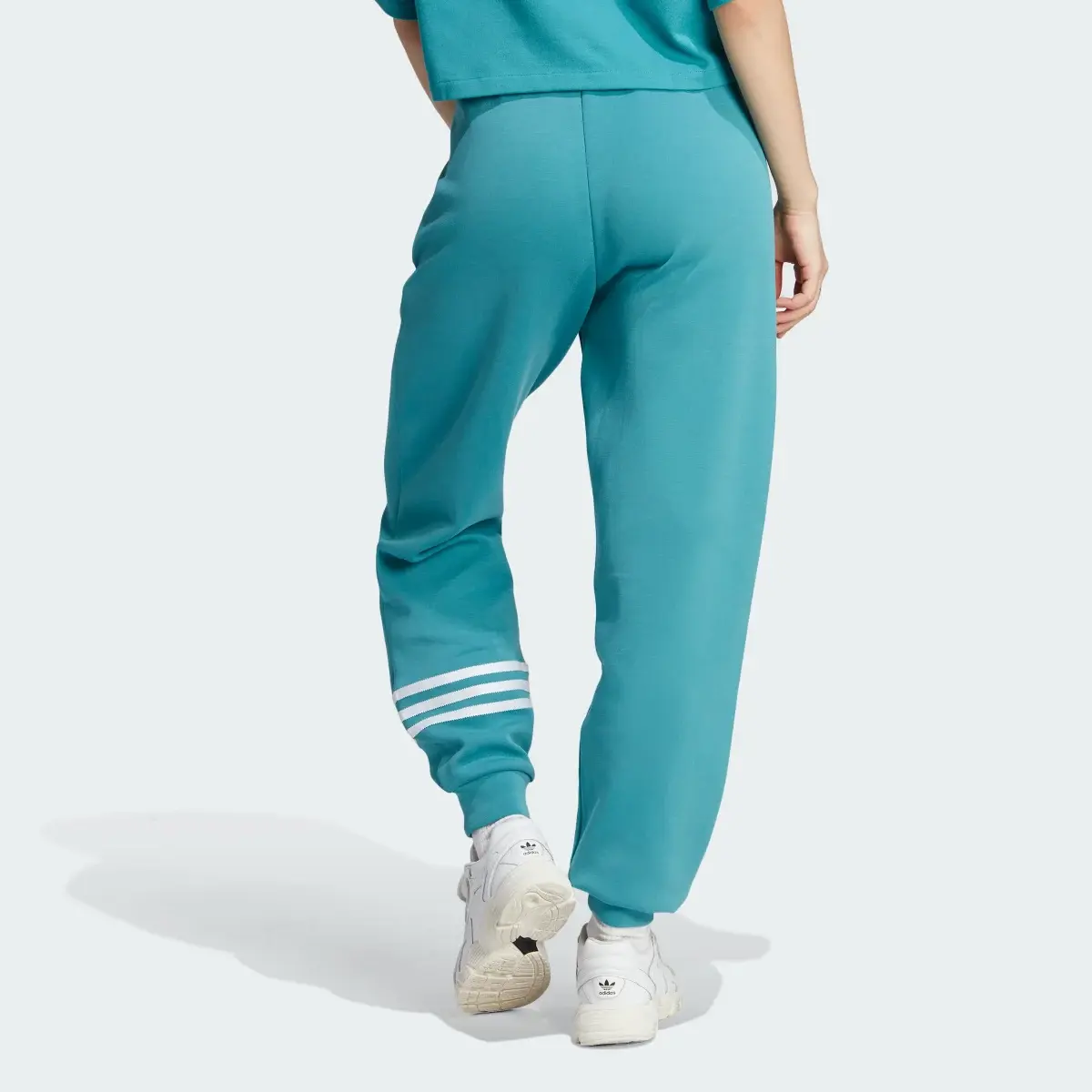 Adidas Adicolor Neuclassics Joggers. 3