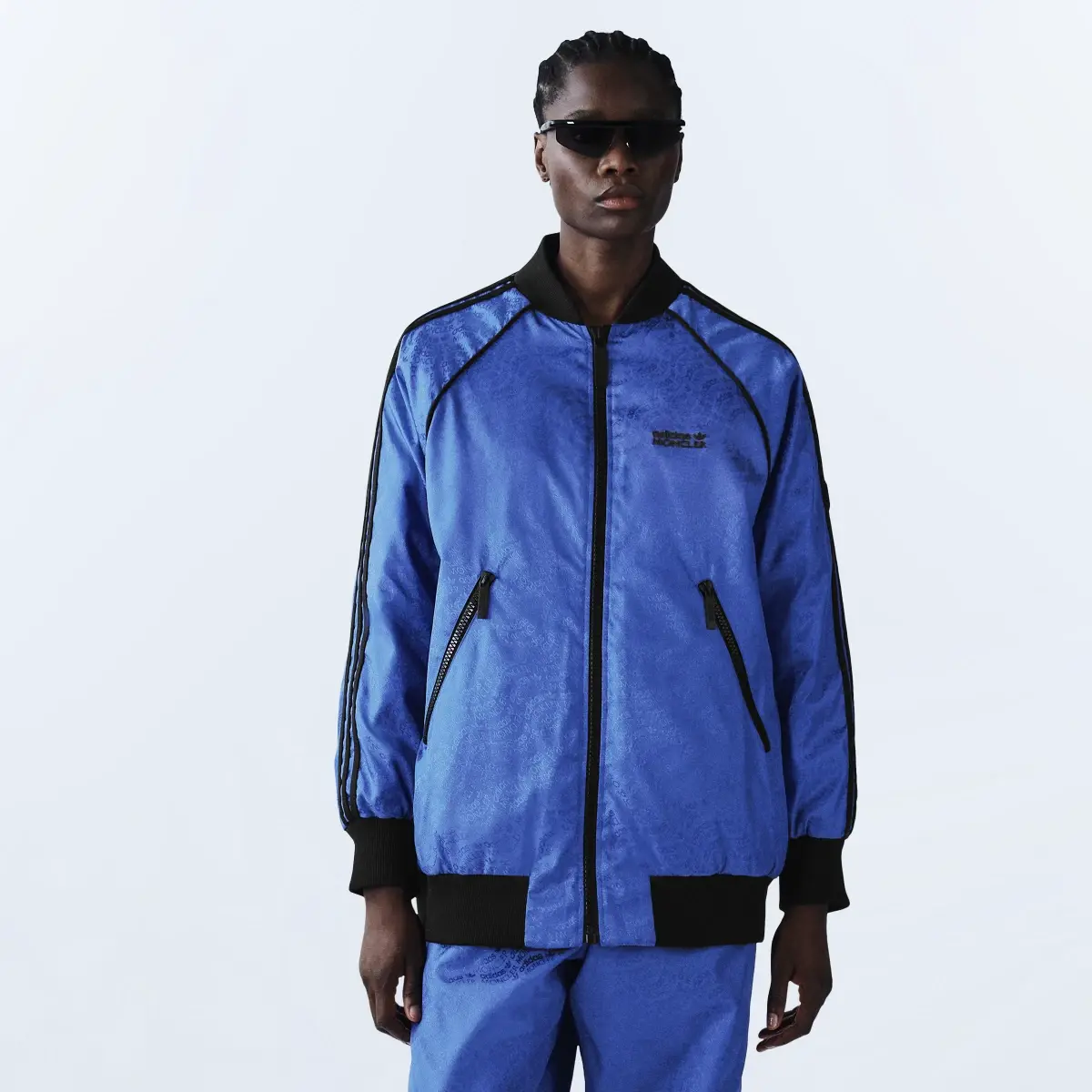 Adidas Moncler x adidas Originals Seelos Reversible Bomberjacke. 2