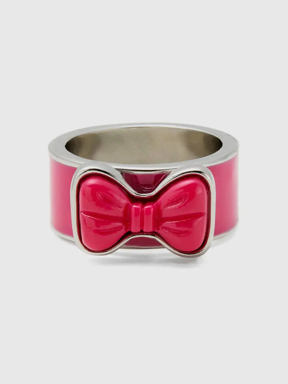 Benetton fuchsia band ring with bow. 1
