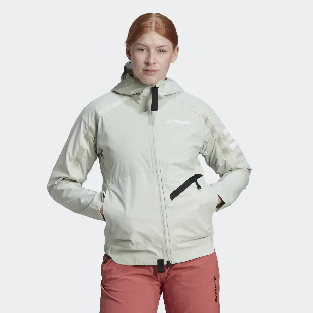 Adidas Chaqueta impermeable con capucha Terrex Utilitas. 2