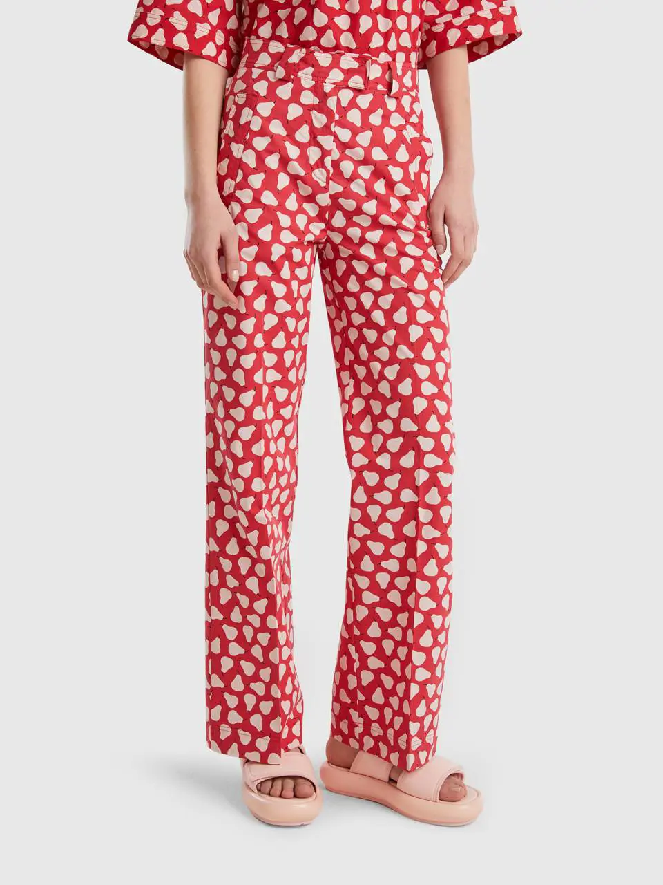 Benetton red palazzo trousers with pear pattern. 1