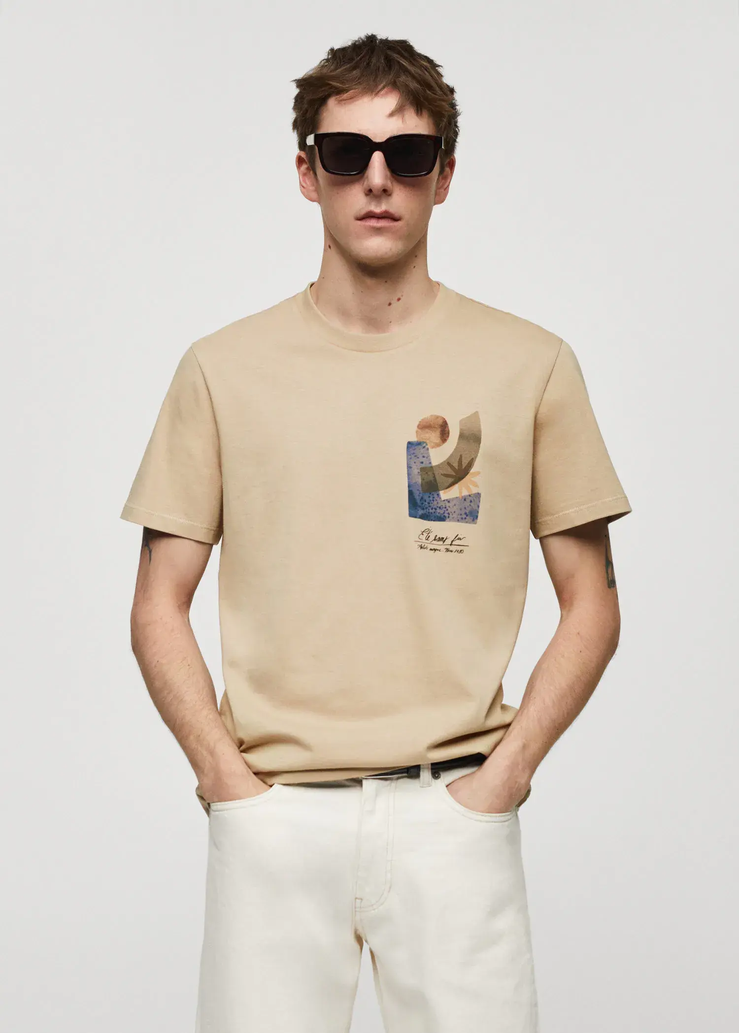 Mango Gemustertes T-Shirt aus 100 % Baumwolle. 2