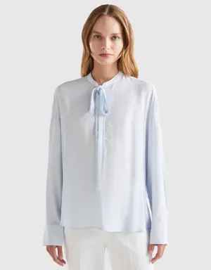 flowy blouse with laces