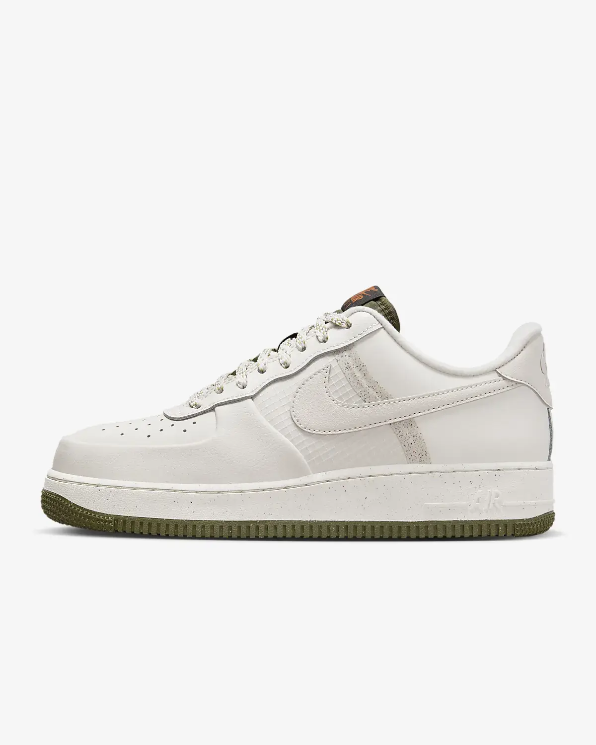 Nike Air Force 1 '07 LV8. 1