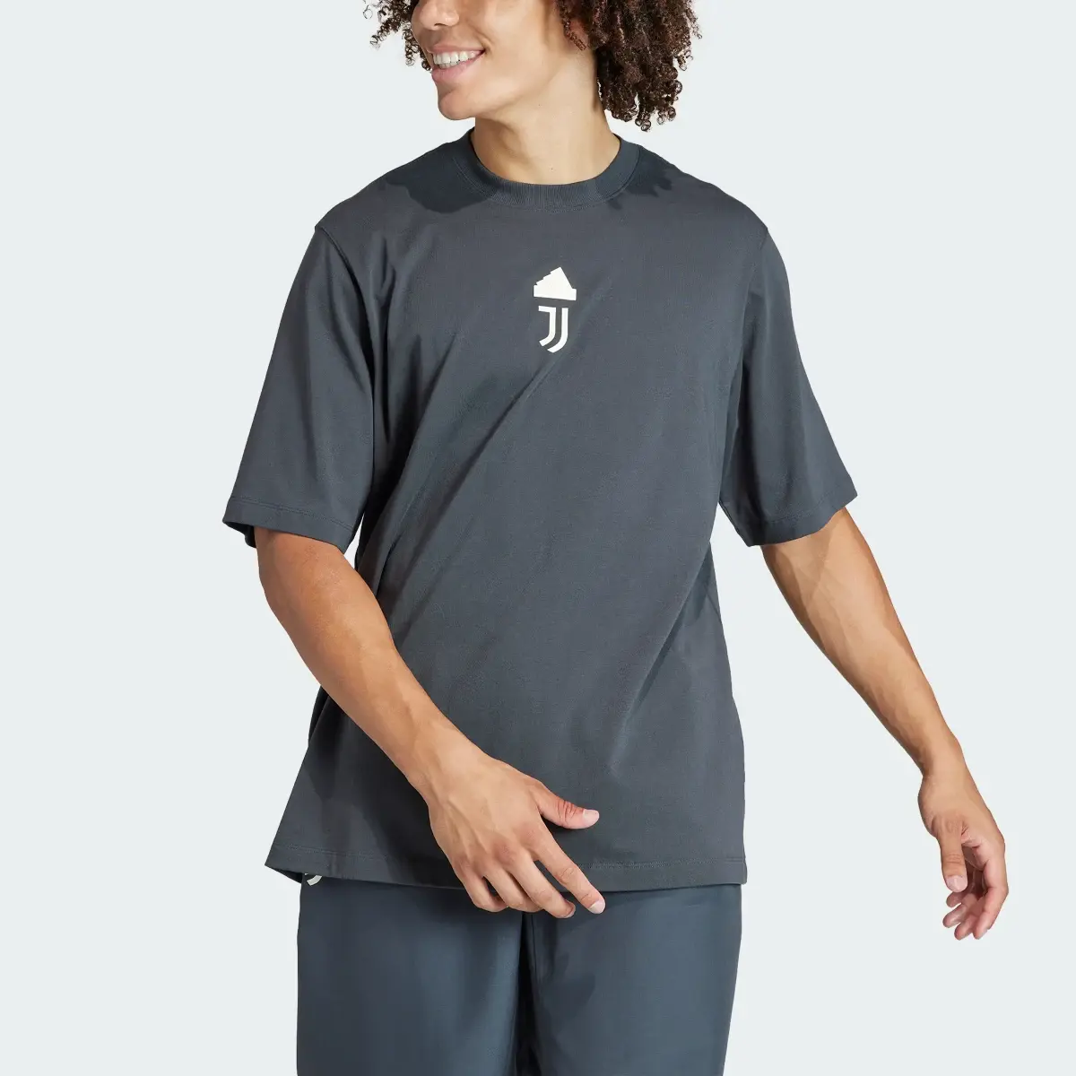 Adidas Juventus LFSTLR Oversized T-Shirt. 1