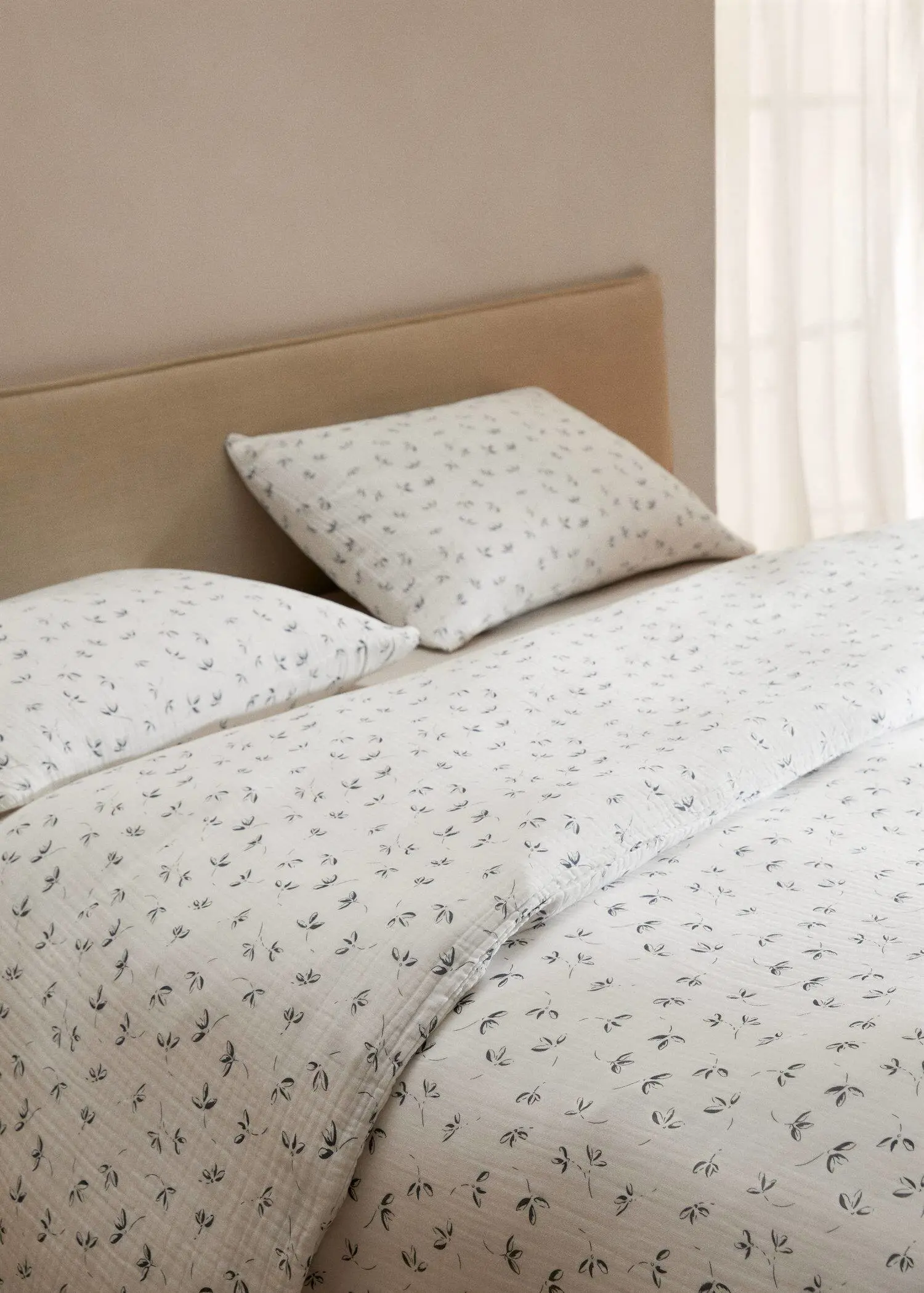 Mango Chiffon-Bettbezug mit Blumenmuster für 90 cm Bett. 3