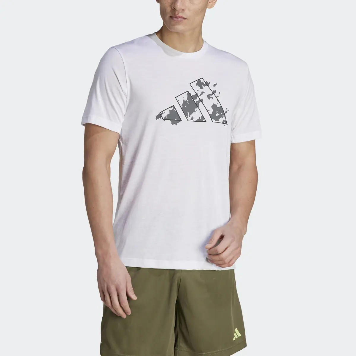 Adidas T-shirt da allenamento Train Essentials Seasonal Graphic. 1