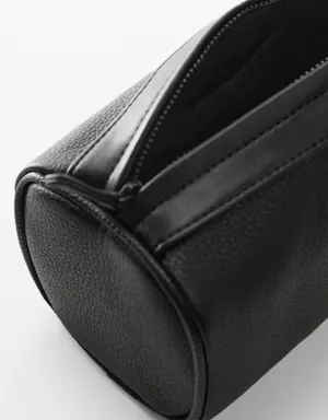 Pebbled leather-effect toiletry bag