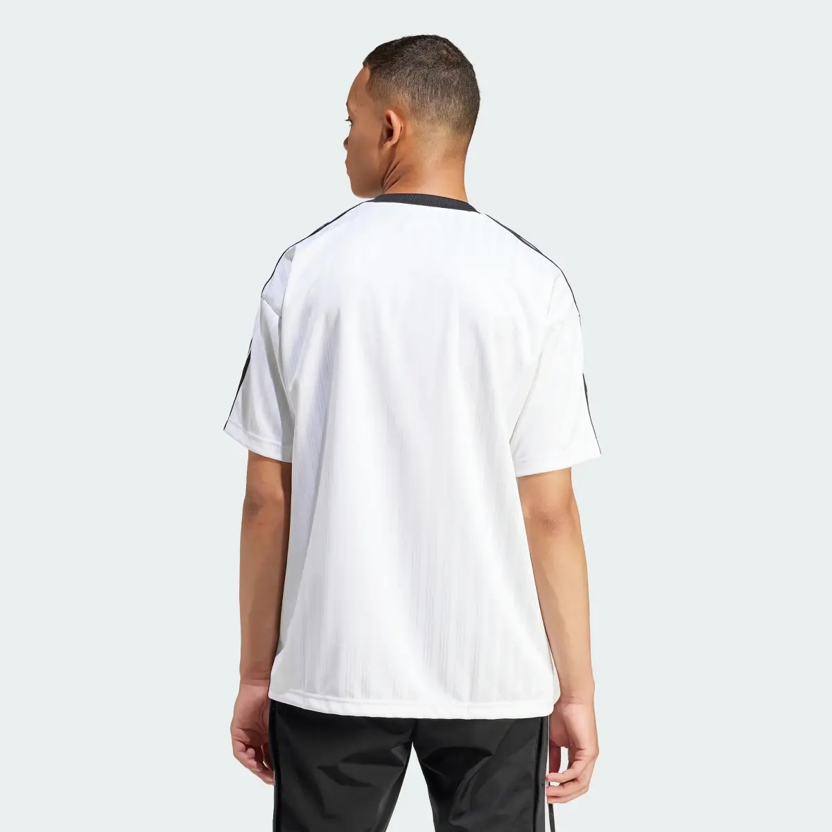 Adidas Adicolor T-Shirt. 3