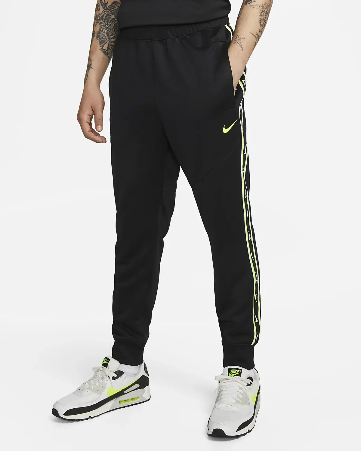 Nike Sportswear Repeat. 1