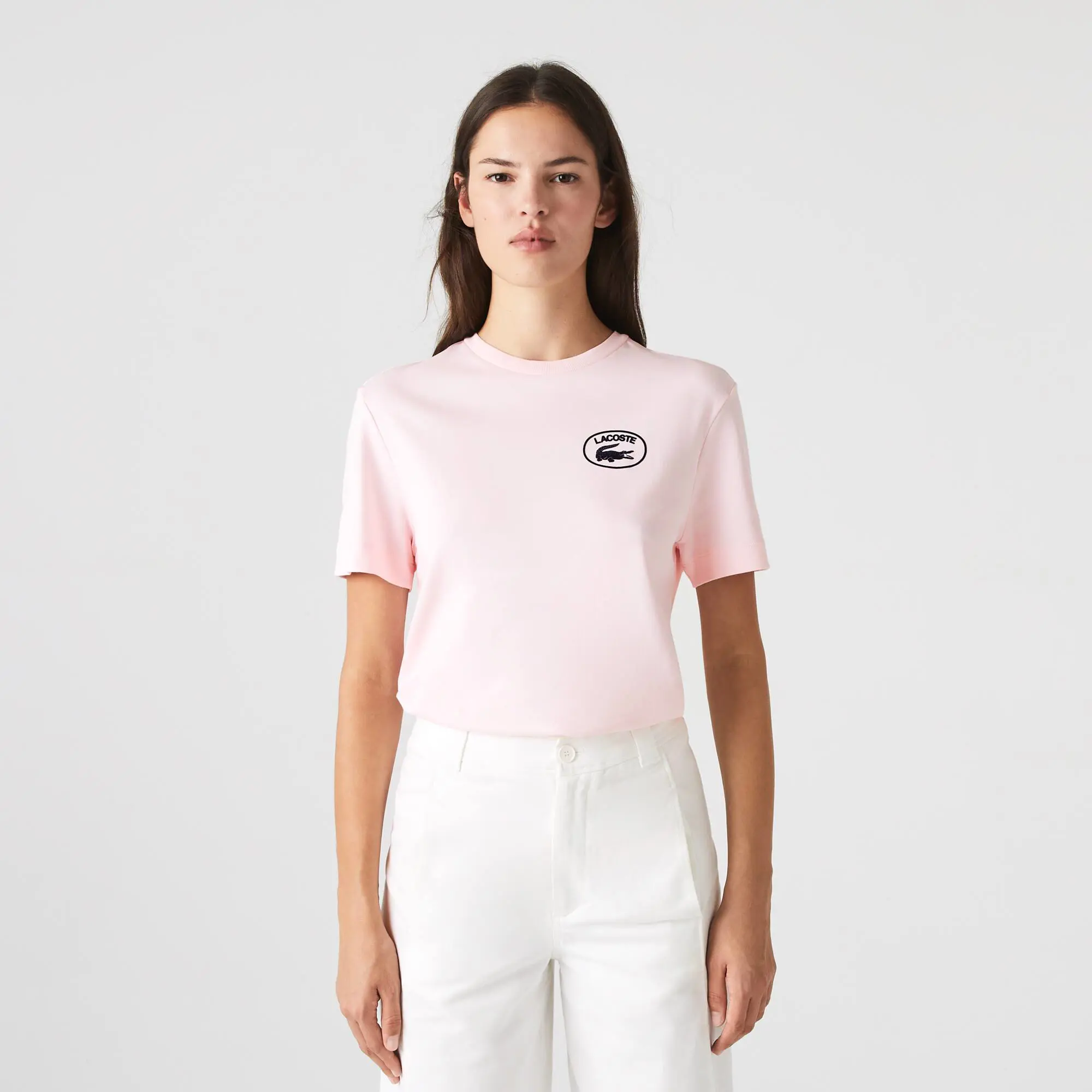Lacoste T-shirt femme loose fit avec logo Lacoste en coton biologique. 1