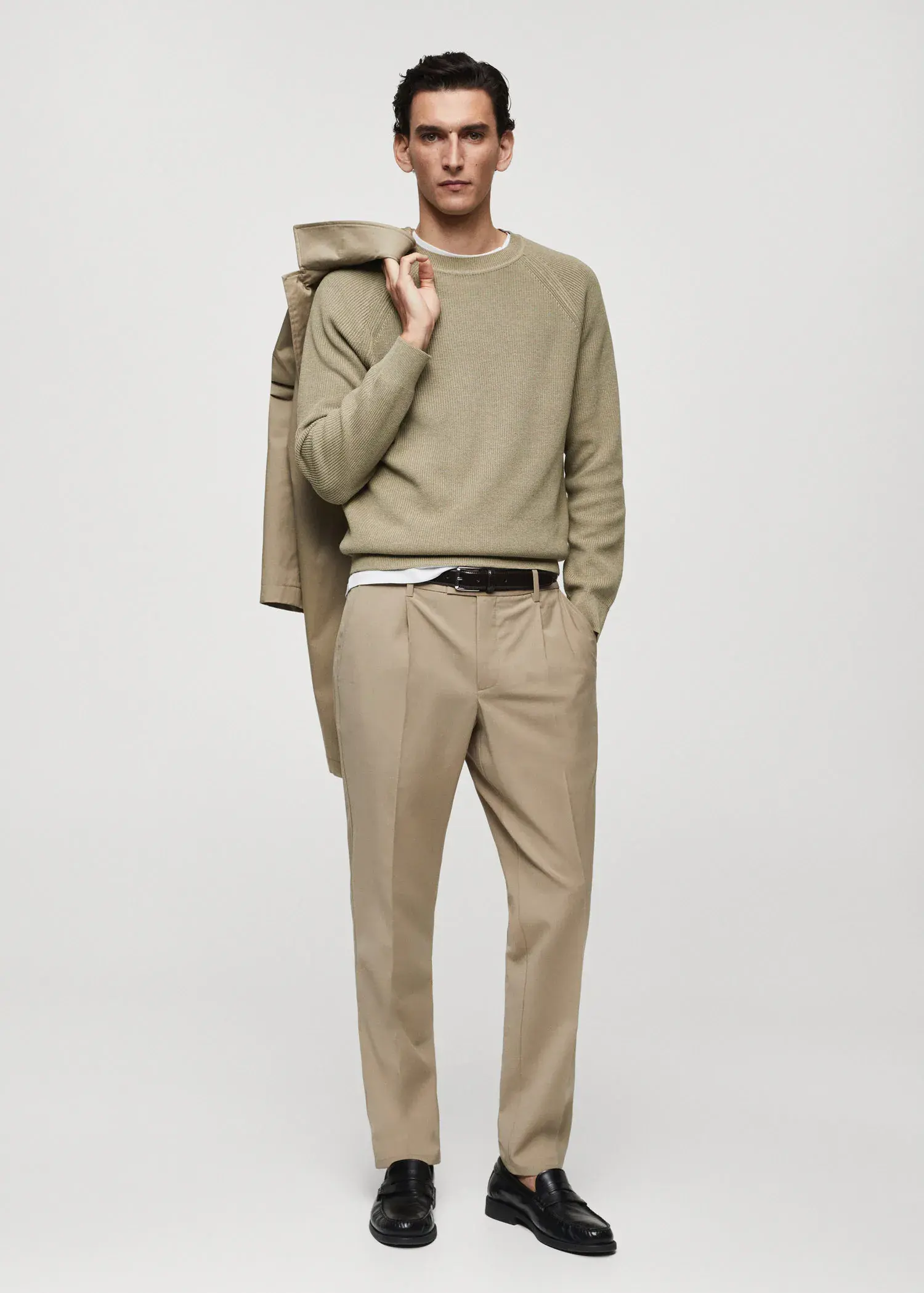 Mango Cold wool trousers with pleat detail. 3
