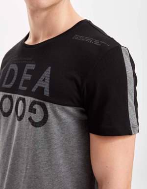 Defacto Yazı Baskılı Renk Bloklu T-shirt. 3 Defacto Yazı Baskılı Renk Bloklu T-shirt. 3