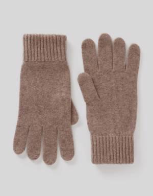 Gloves in pure virgin wool