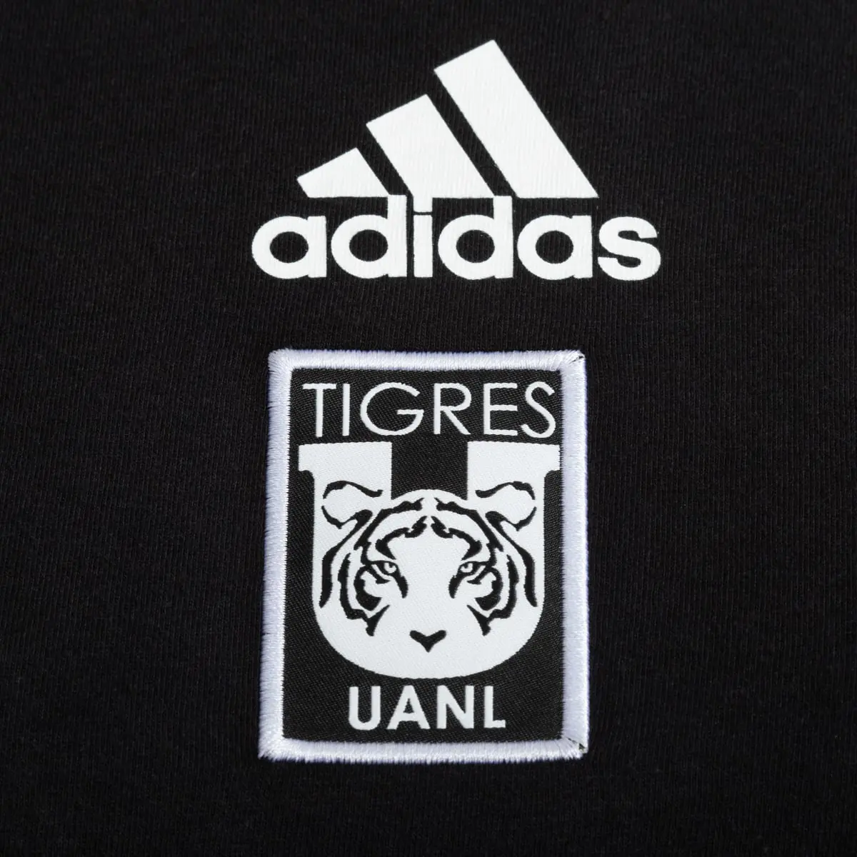 Adidas Playera Tigres TUANL Manga Corta Amplifier. 3