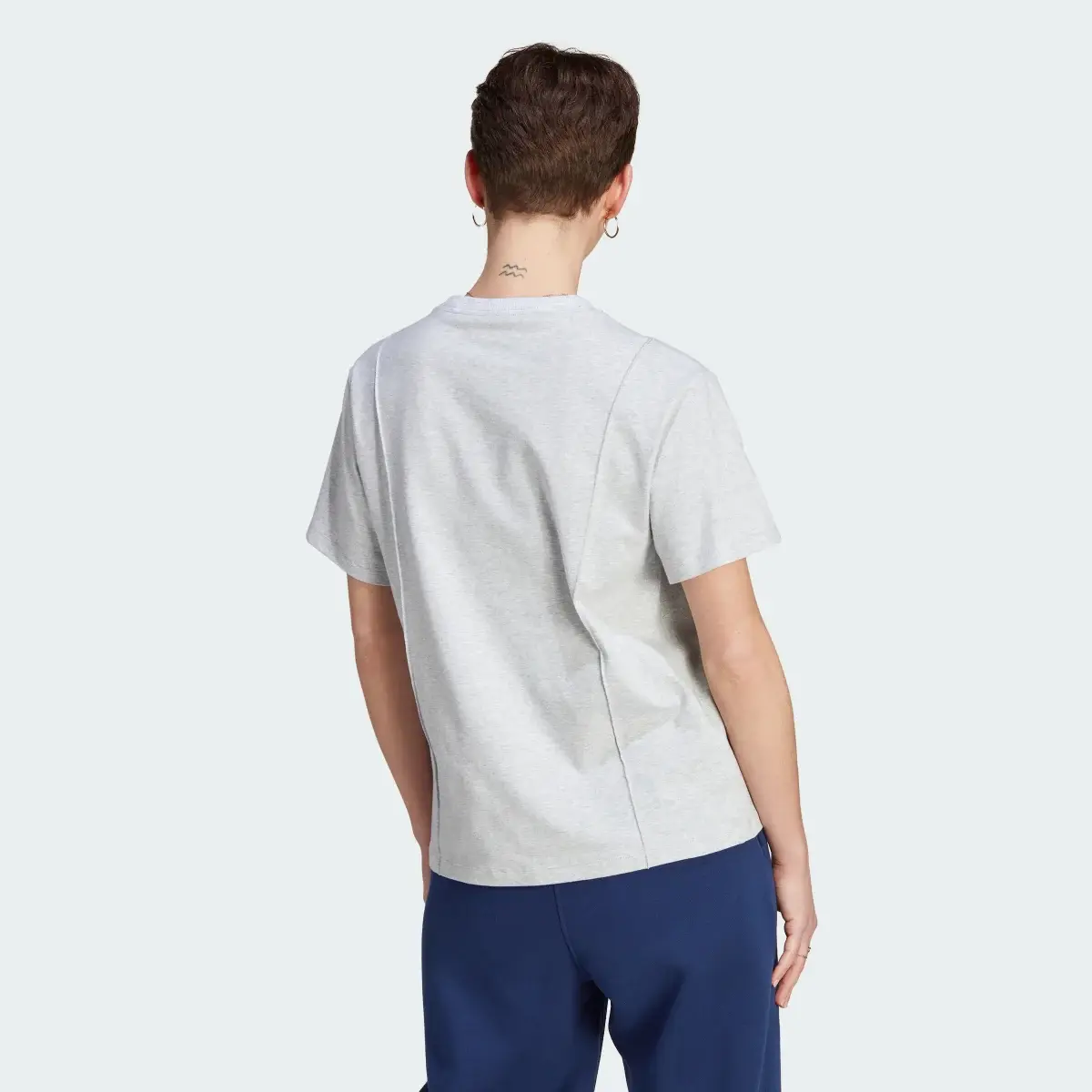 Adidas Camiseta Premium Essentials. 3