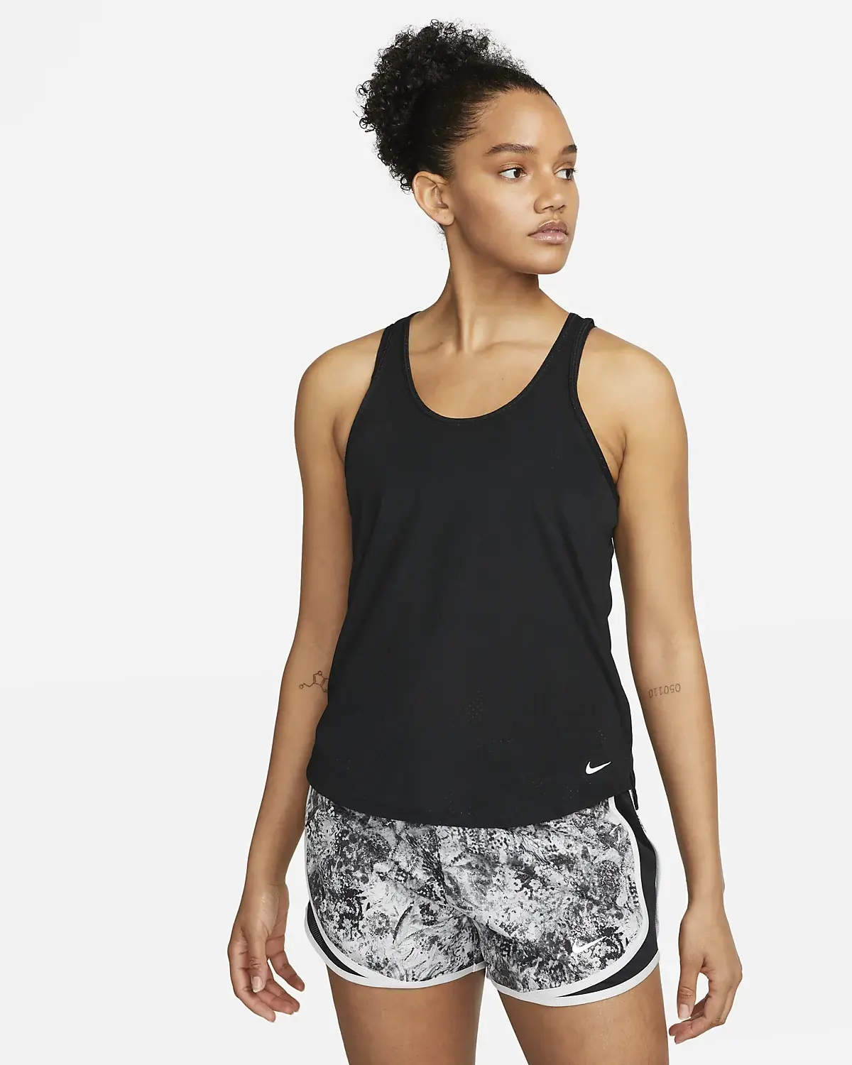 Nike Dri-FIT One Breathe. 1