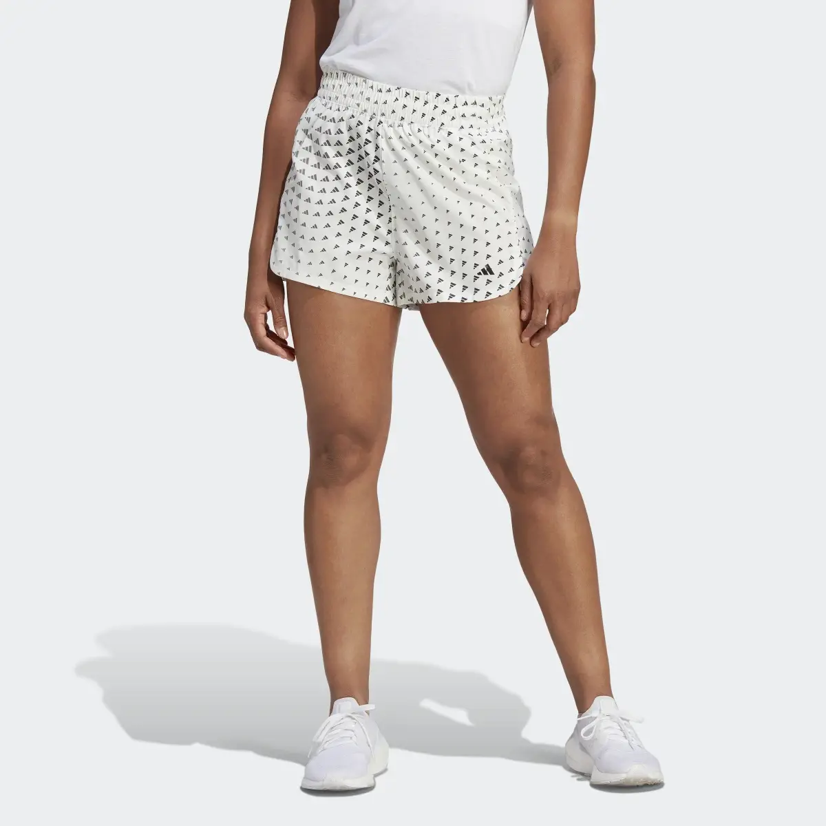 Adidas Shorts Tejidos Brand Love Pacer. 1