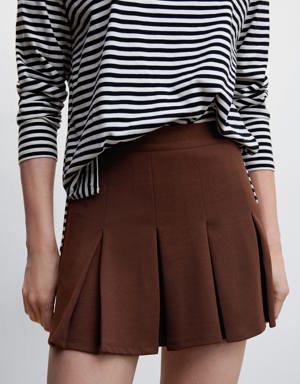 Wide pleated skirt
