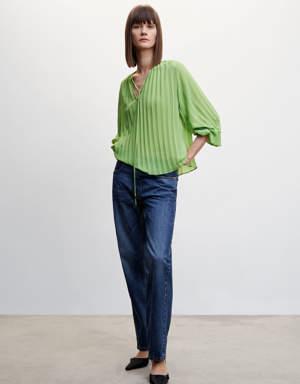 Pleated blouse with puffed sleeves