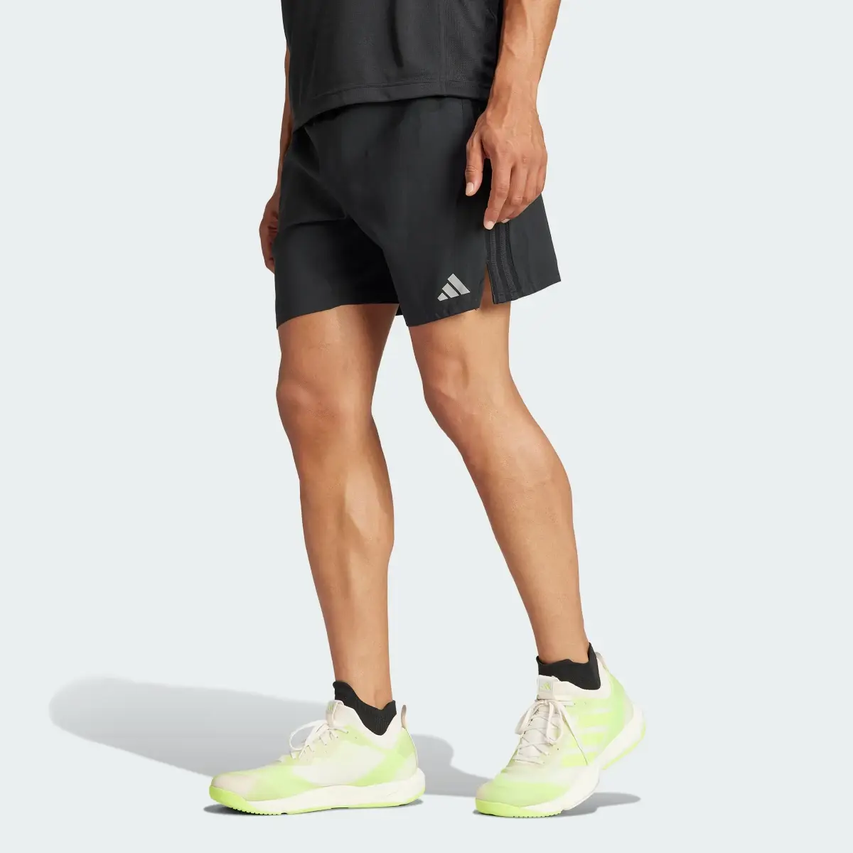 Adidas HIIT Workout 3-Stripes Şort. 1