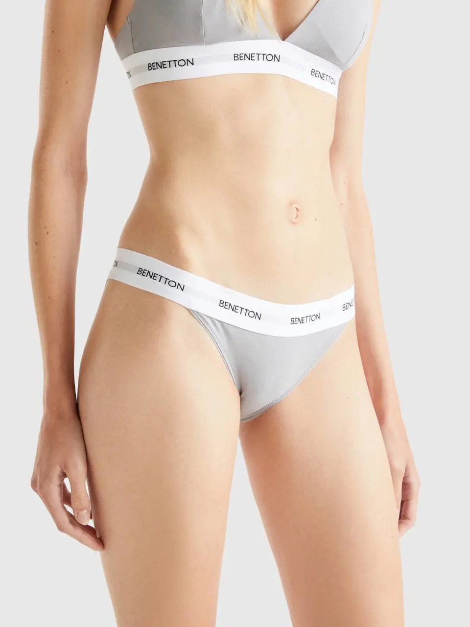 Benetton low-rise underwear in organic cotton. 1