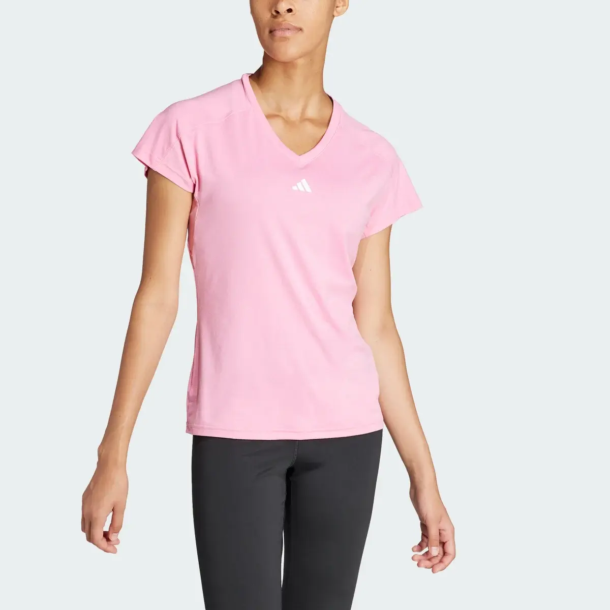 Adidas Playera Minimalista AEROREADY Train Essentials Cuello en V. 1